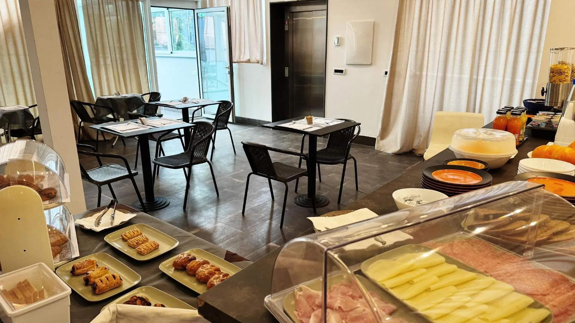 8Room Hotel Catane 4*,  Italie