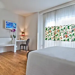 Caravel Hotel Rome
